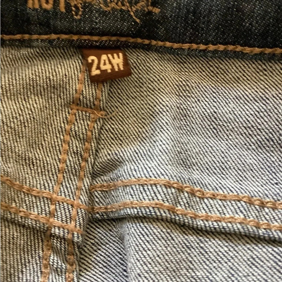 Kut from The Kluth Medium Wash Shorts, Size 24W - Picture 4 of 4